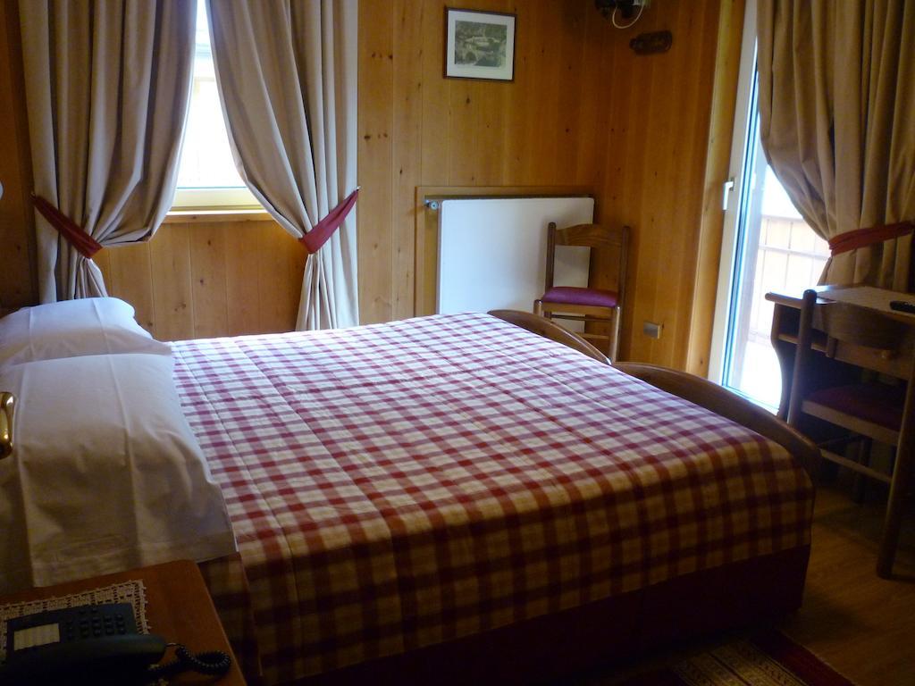 Hotel I Rododendri Вальфурва Экстерьер фото