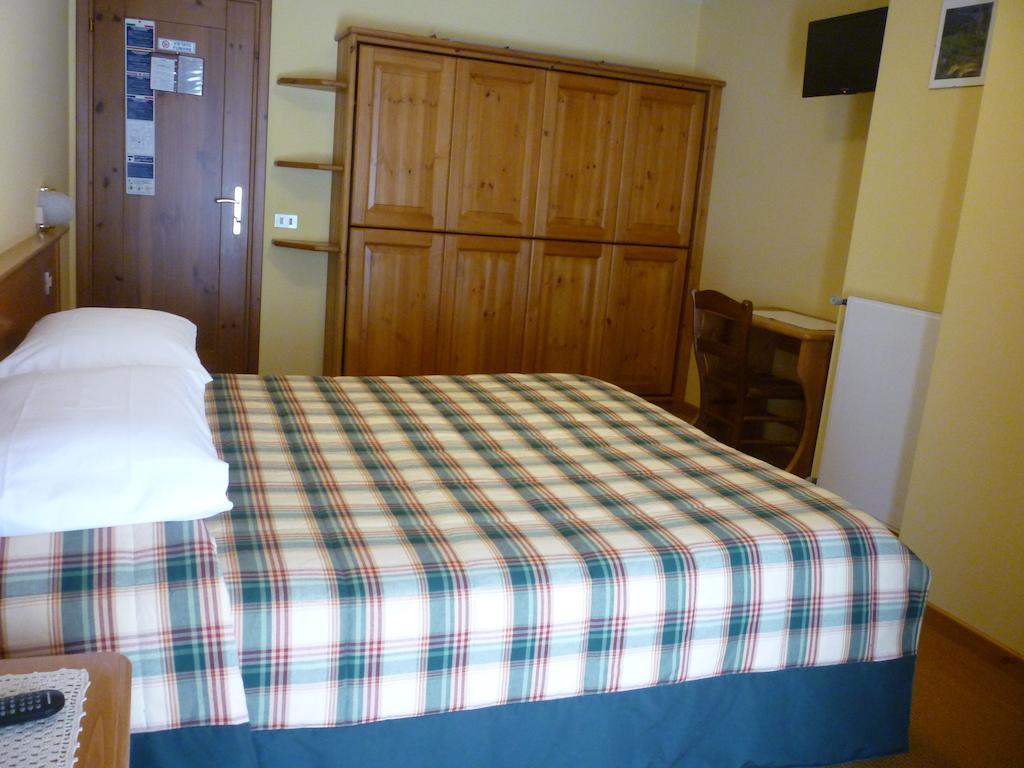 Hotel I Rododendri Вальфурва Номер фото