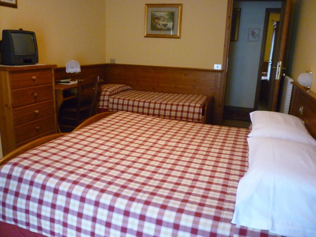 Hotel I Rododendri Вальфурва Номер фото